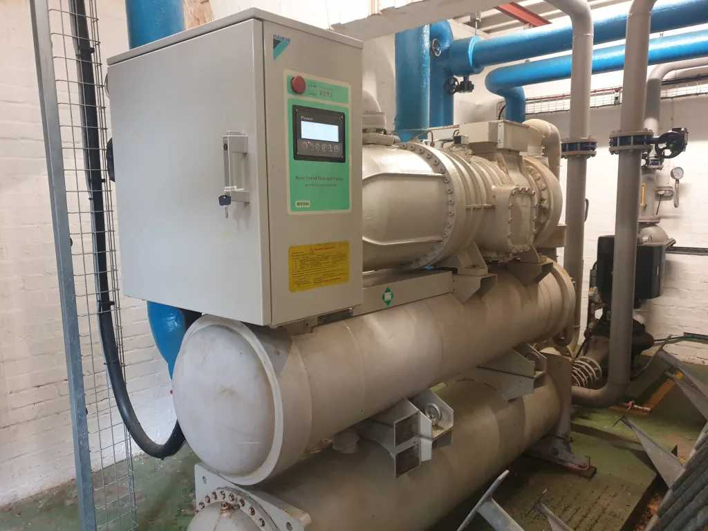 Chiller plant with heatpump function